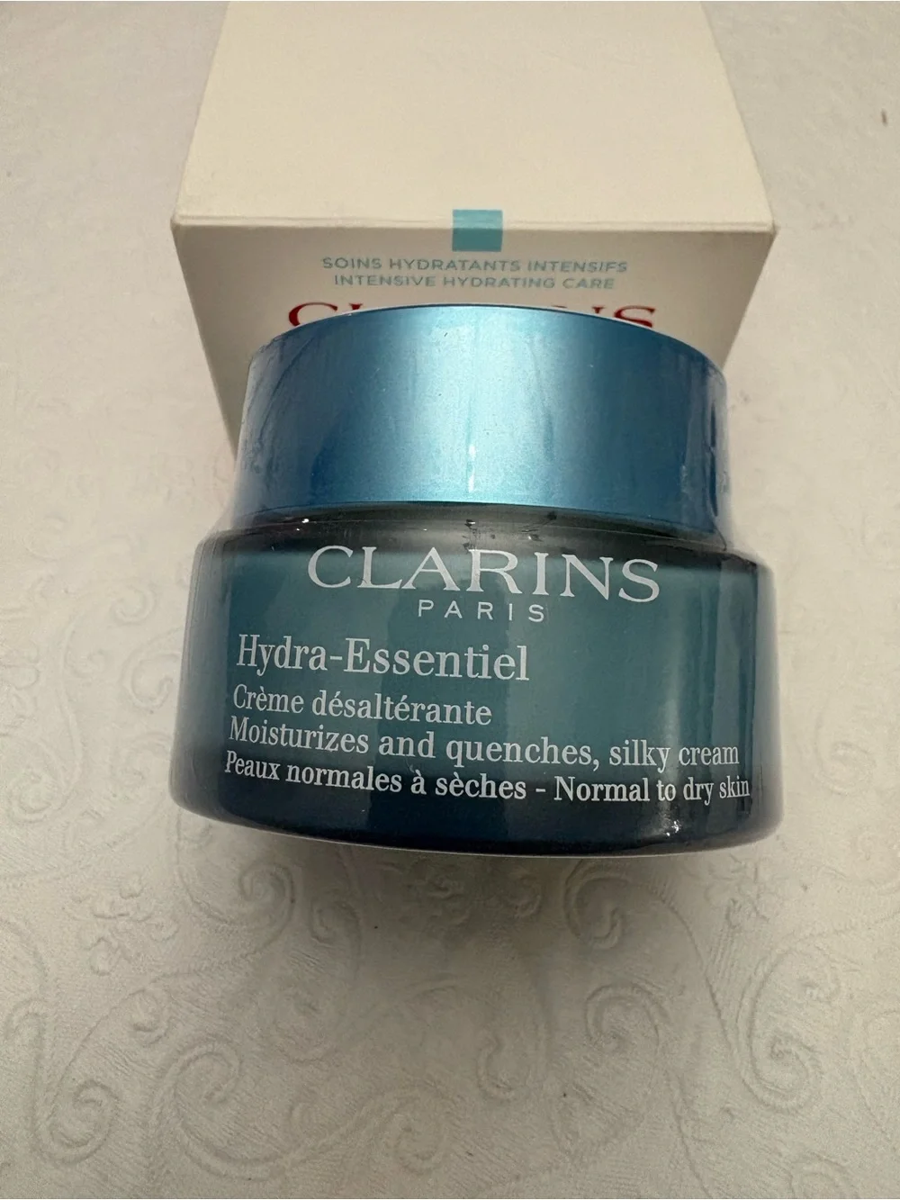 Clarins Hydra-Essentiel Moisturizer Jar - Teal Blue